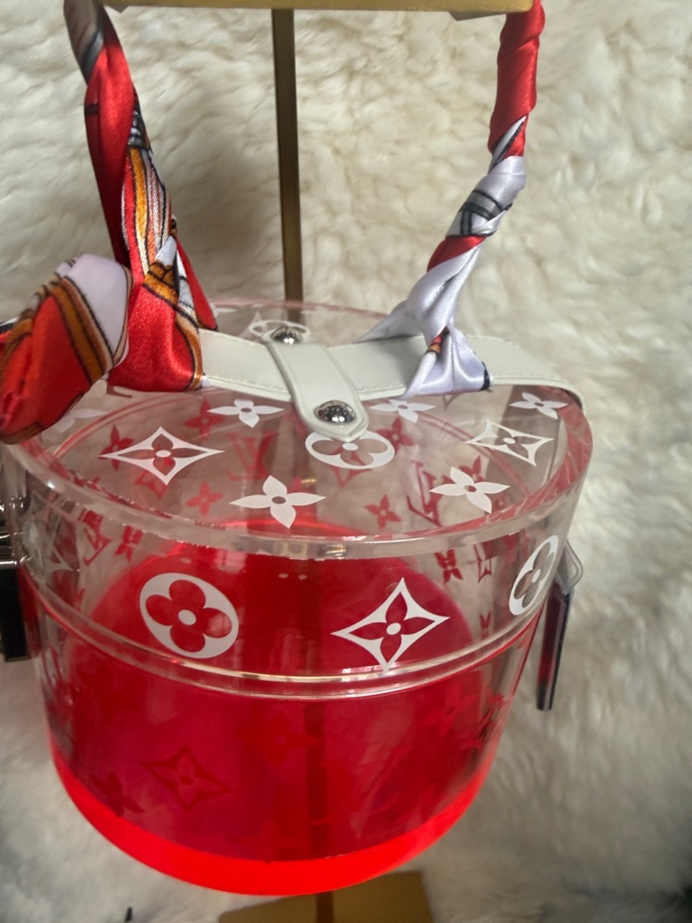 Louis Vuitton Clear Monogram Scott Case and Silk Scarf - White and Neon Red - Picture 4 of 9